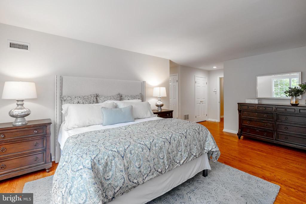 104 Leighton Dr