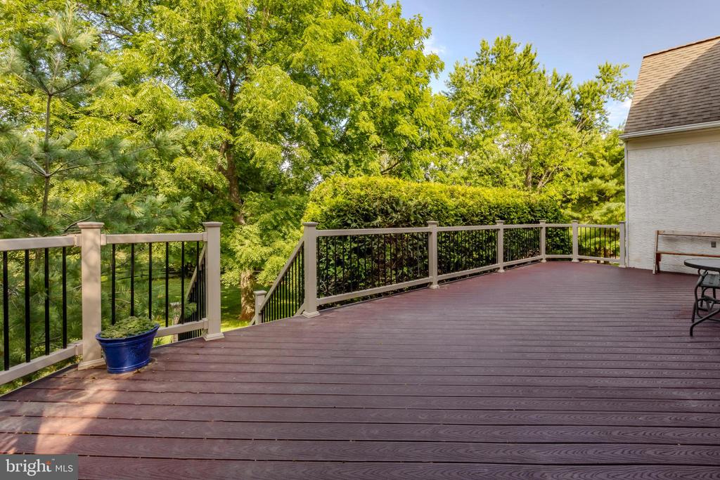 104 Leighton Dr
