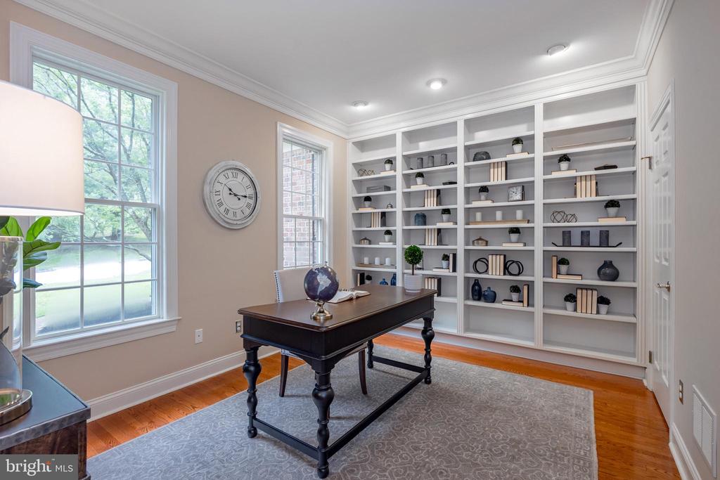 104 Leighton Dr