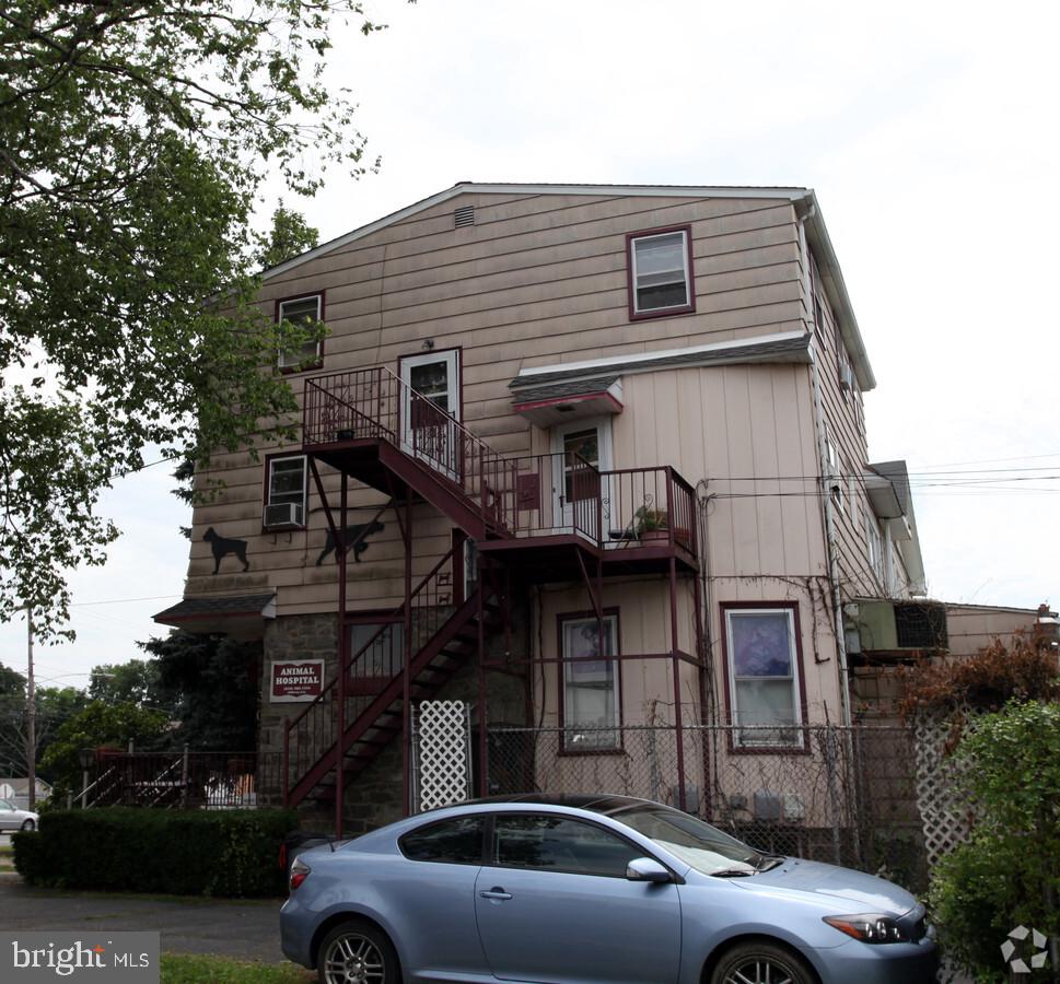 304 N Chester Pike