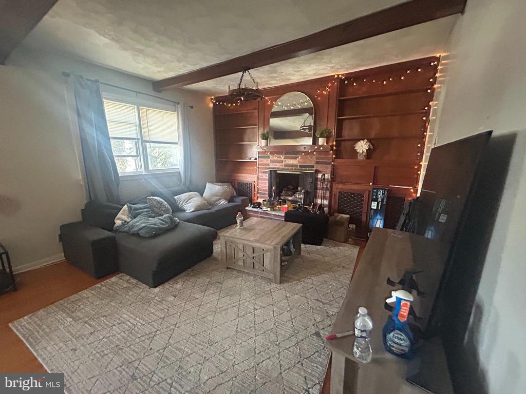 304 N Chester Pike