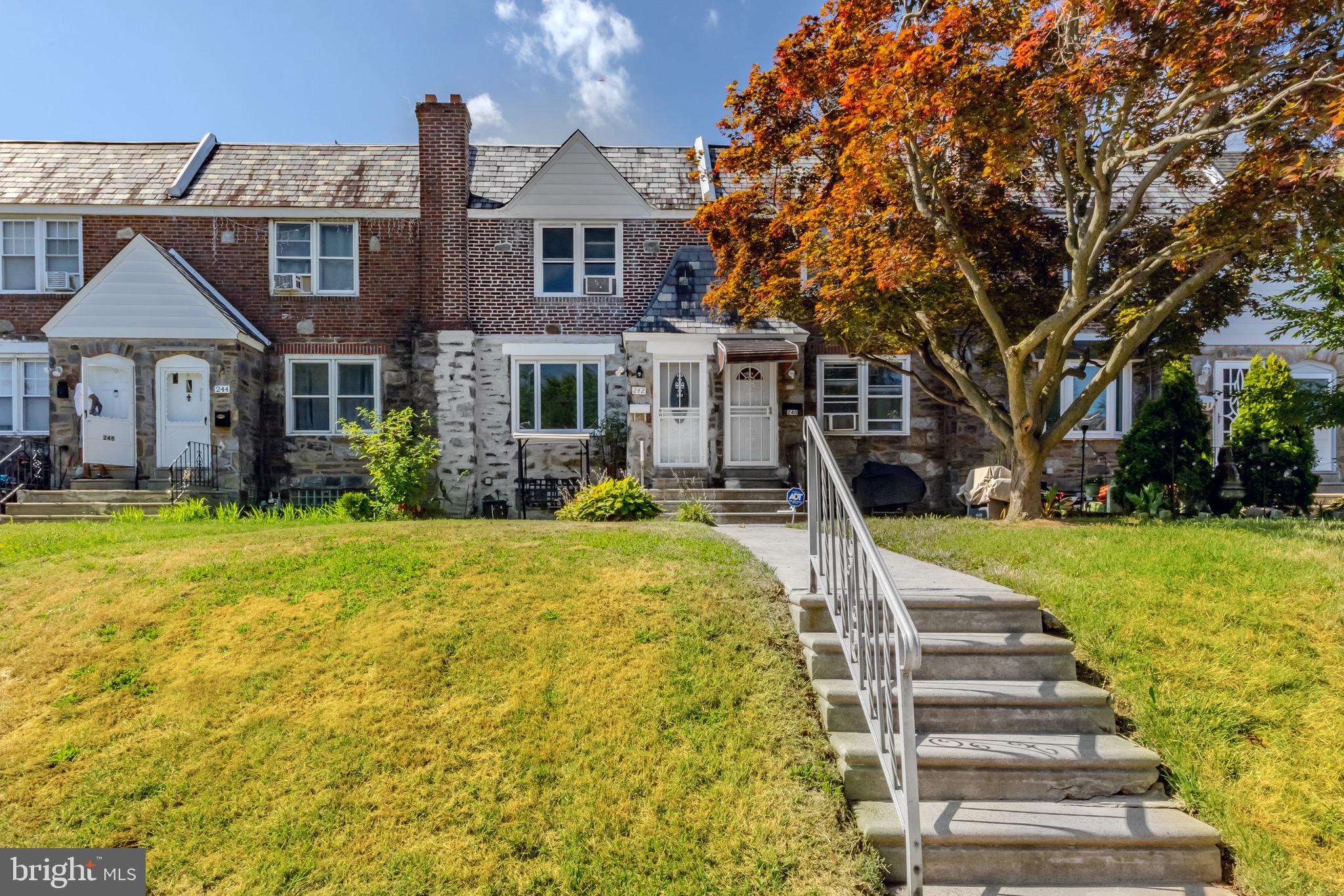 242 le Carra Dr