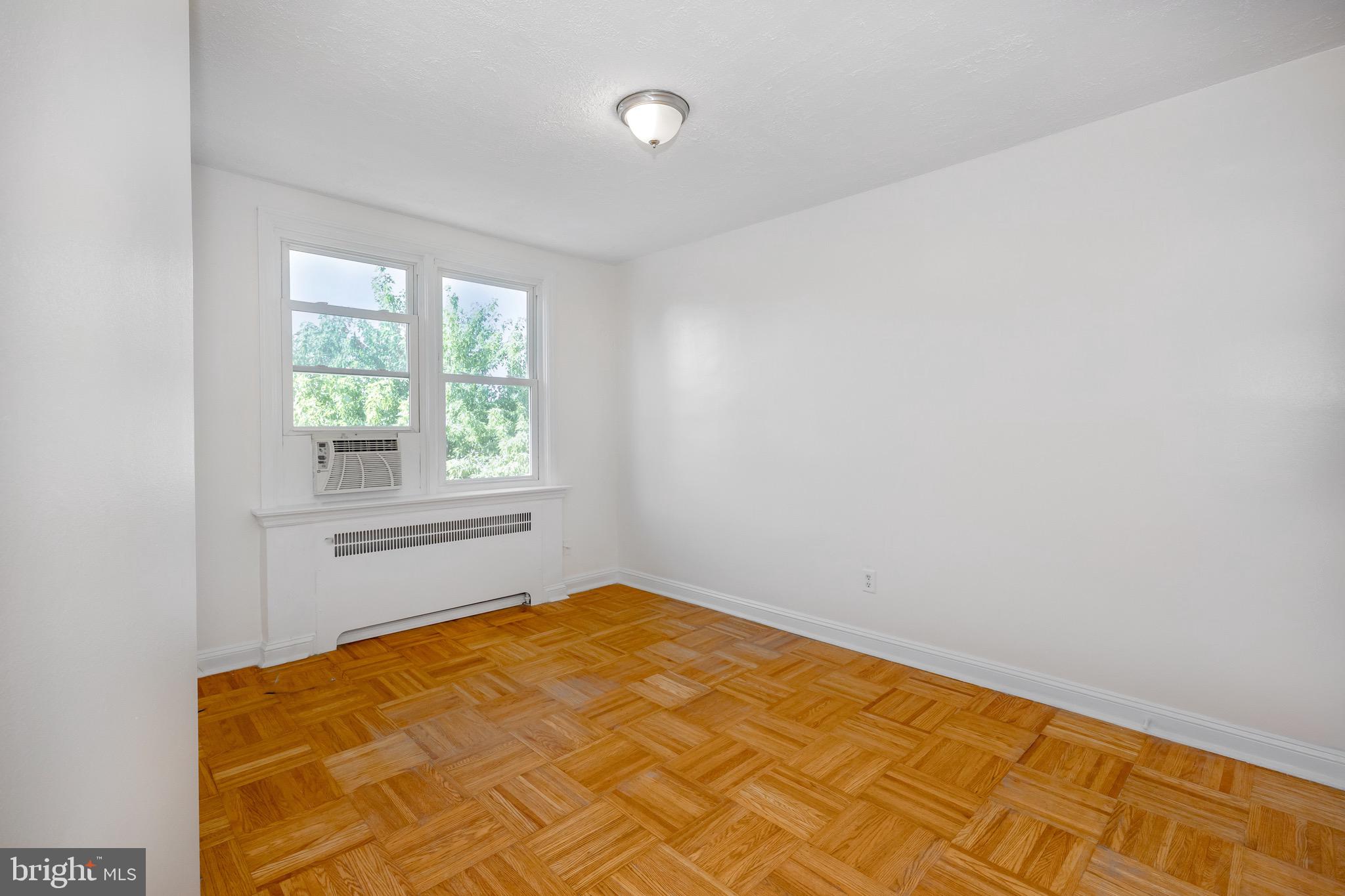 242 le Carra Dr