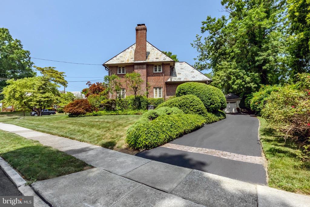 901 Drexel Ave