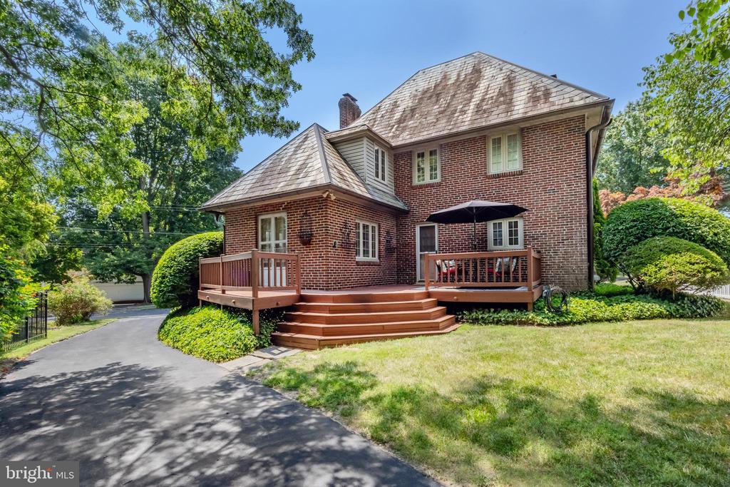 901 Drexel Ave