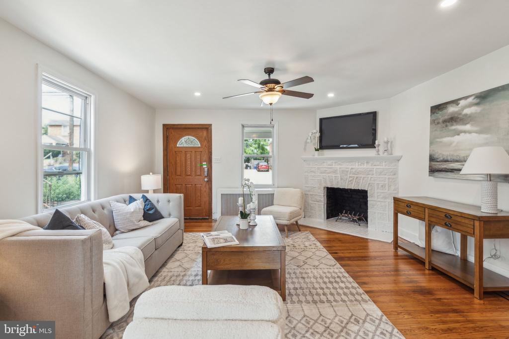 4128 Rosemont Ave