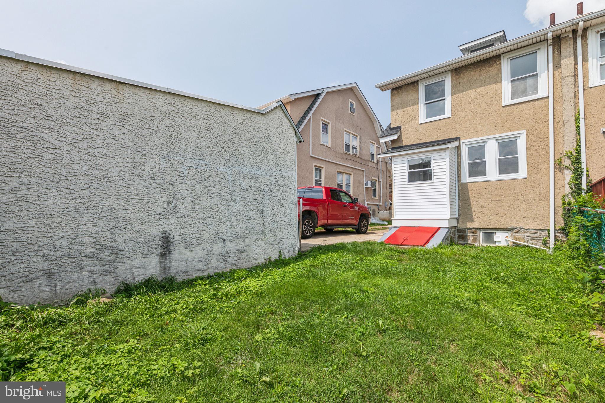 4128 Rosemont Ave