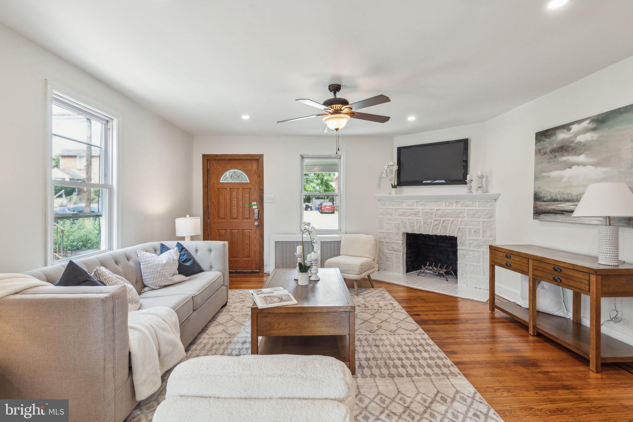 4128 Rosemont Ave