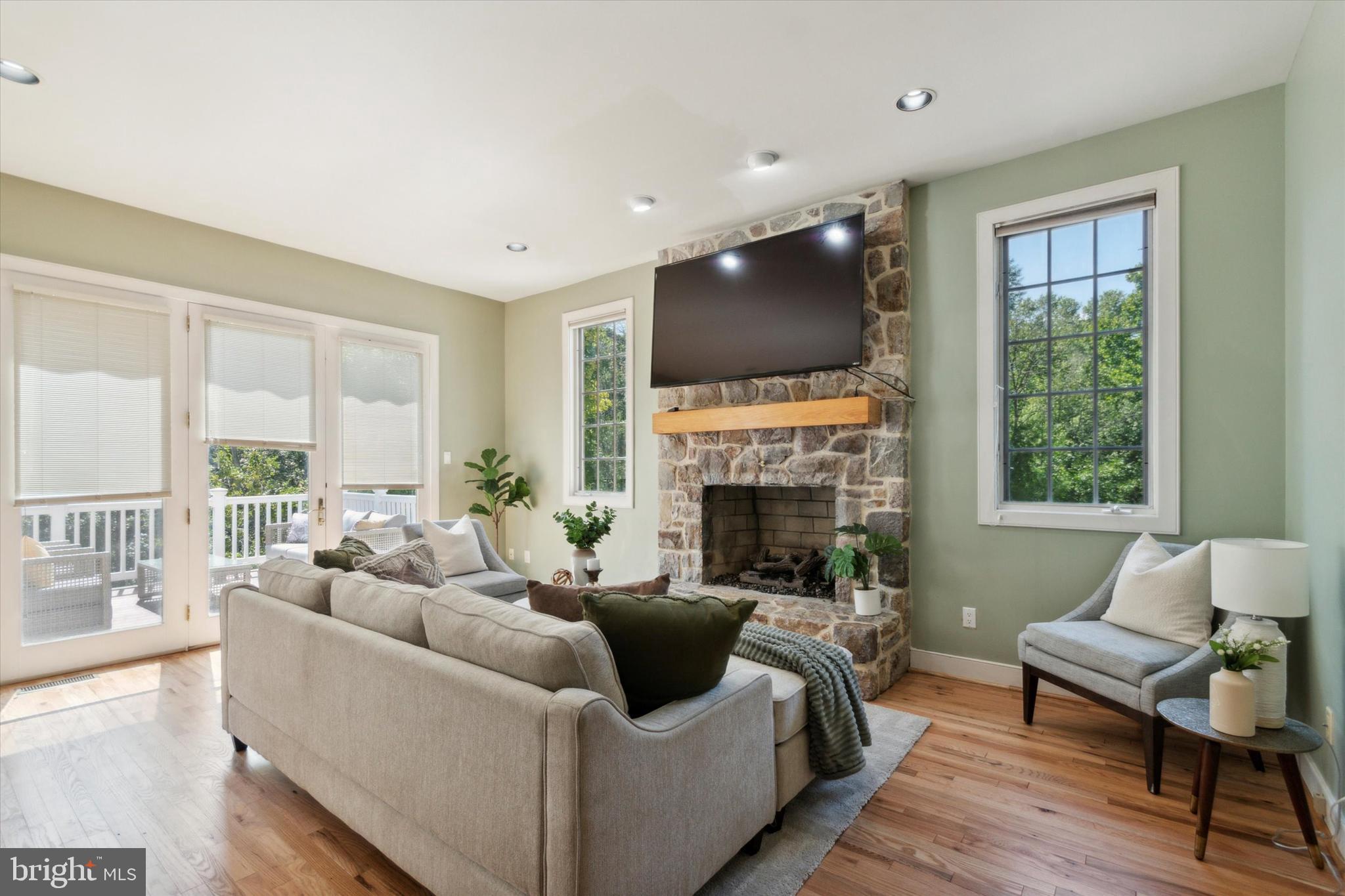 5057 Brittany Ln