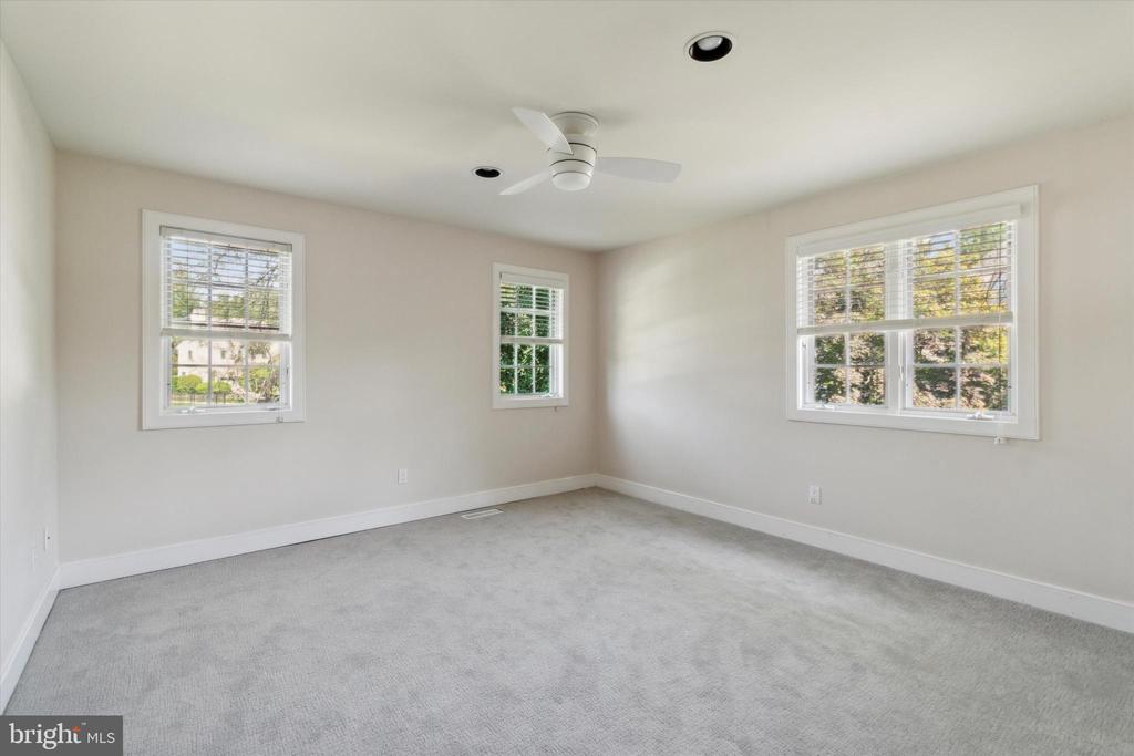 5057 Brittany Ln