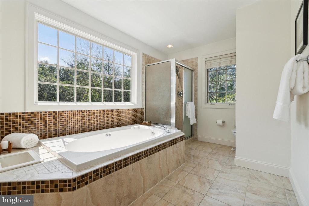 5057 Brittany Ln