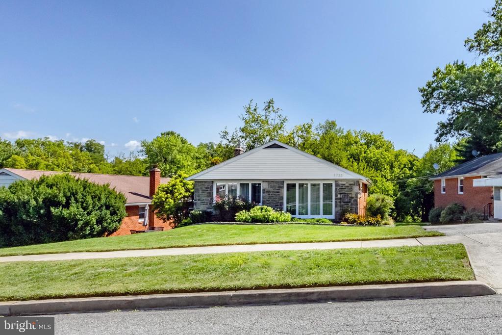 1733 Green Valley Rd