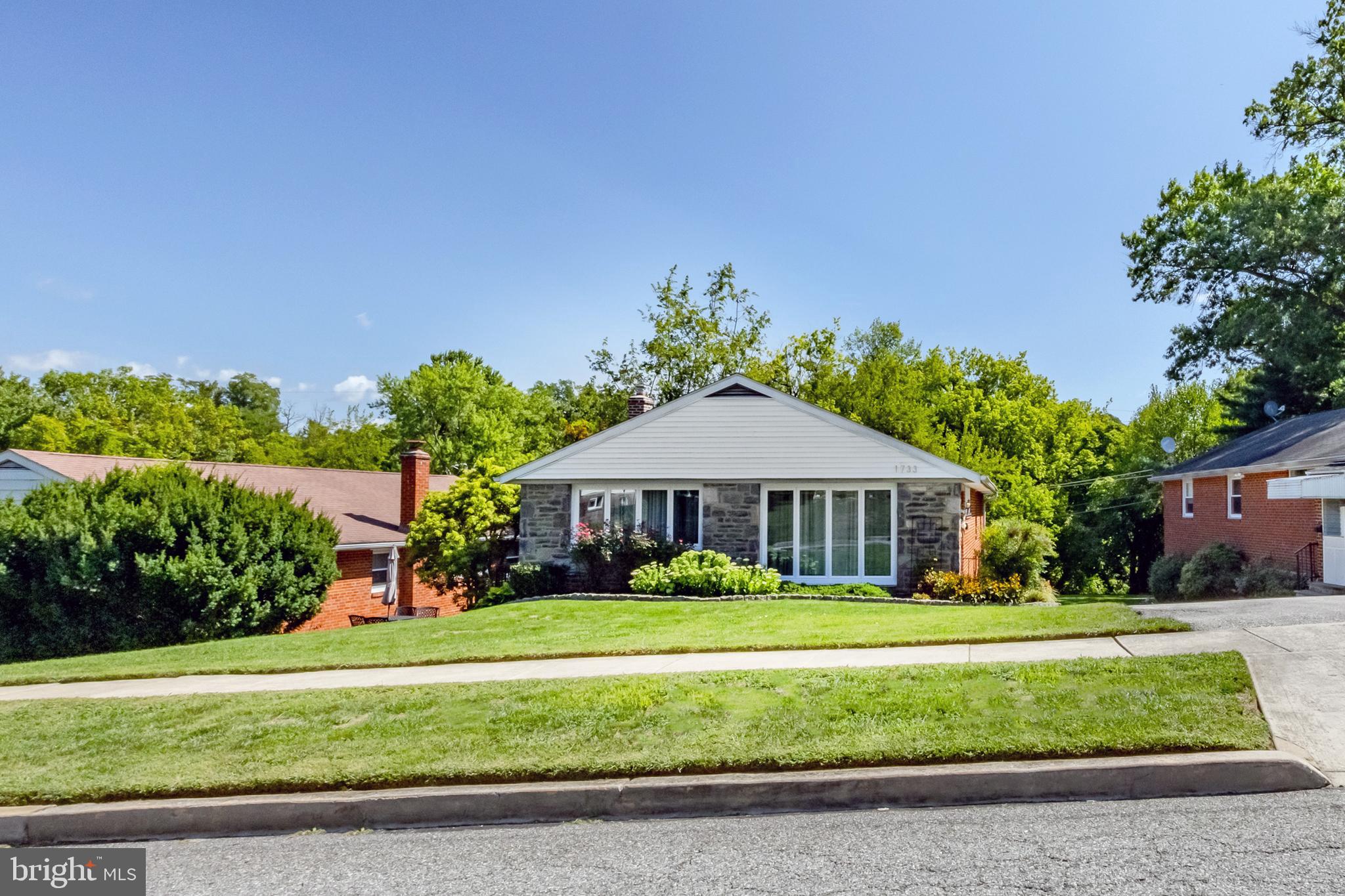 1733 Green Valley Rd