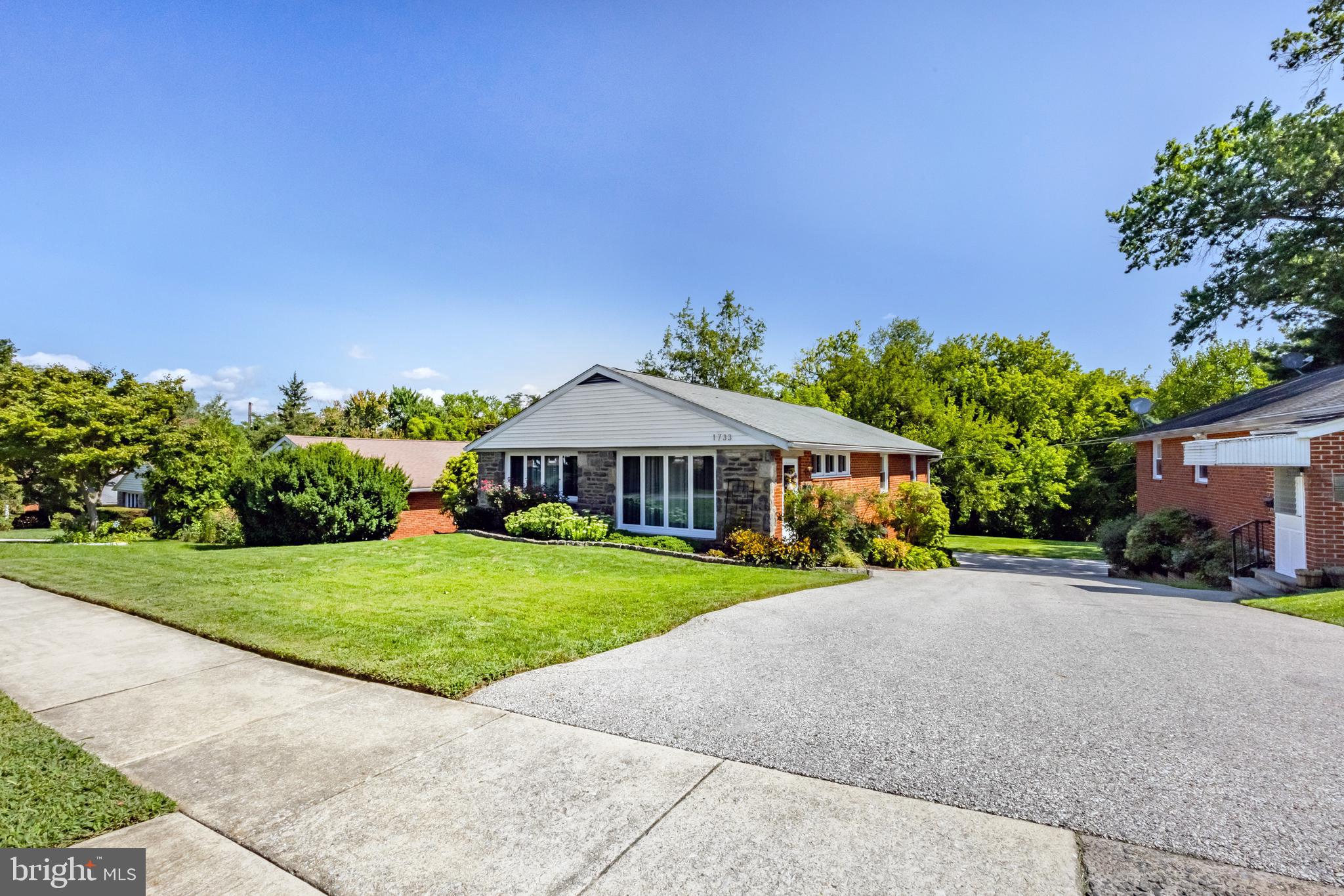 1733 Green Valley Rd