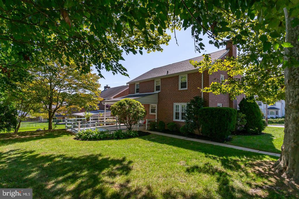 400 Lincoln Ave
