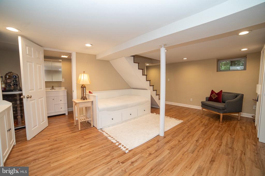 30 Ralston Ave