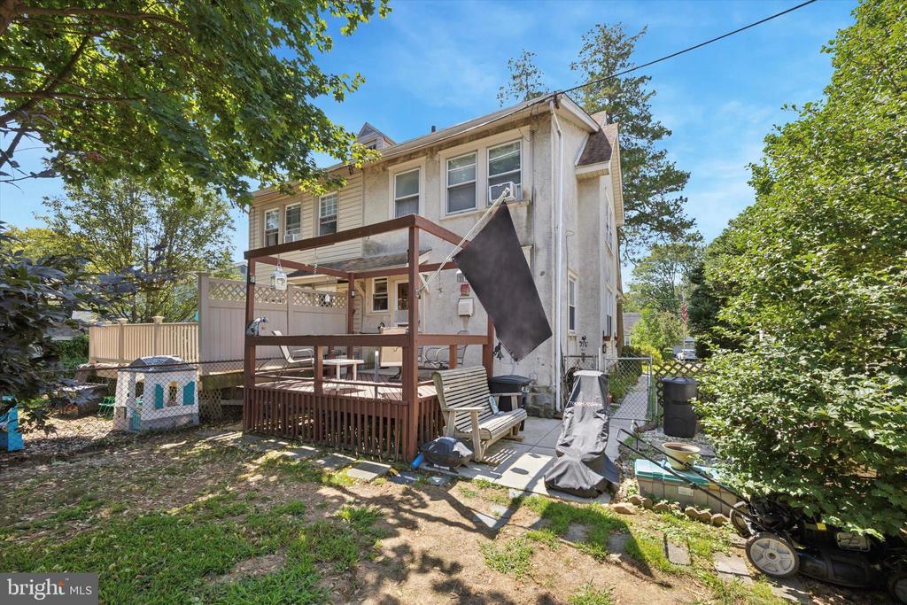 229 E Leamy Ave