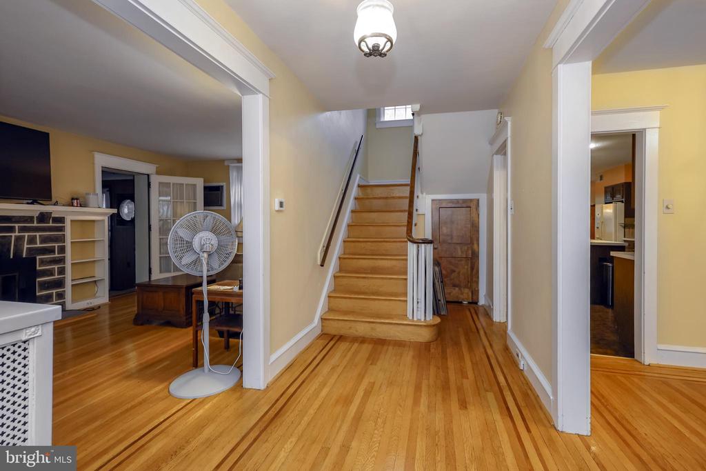 825 Green Ln