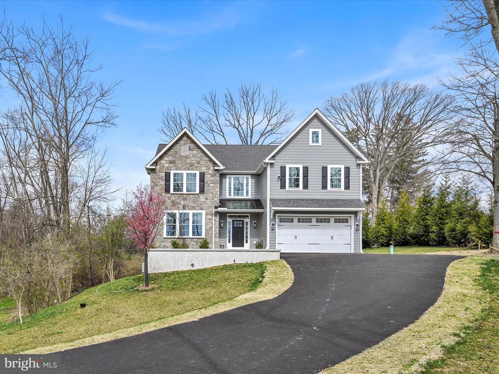 101 N Newtown Street Rd