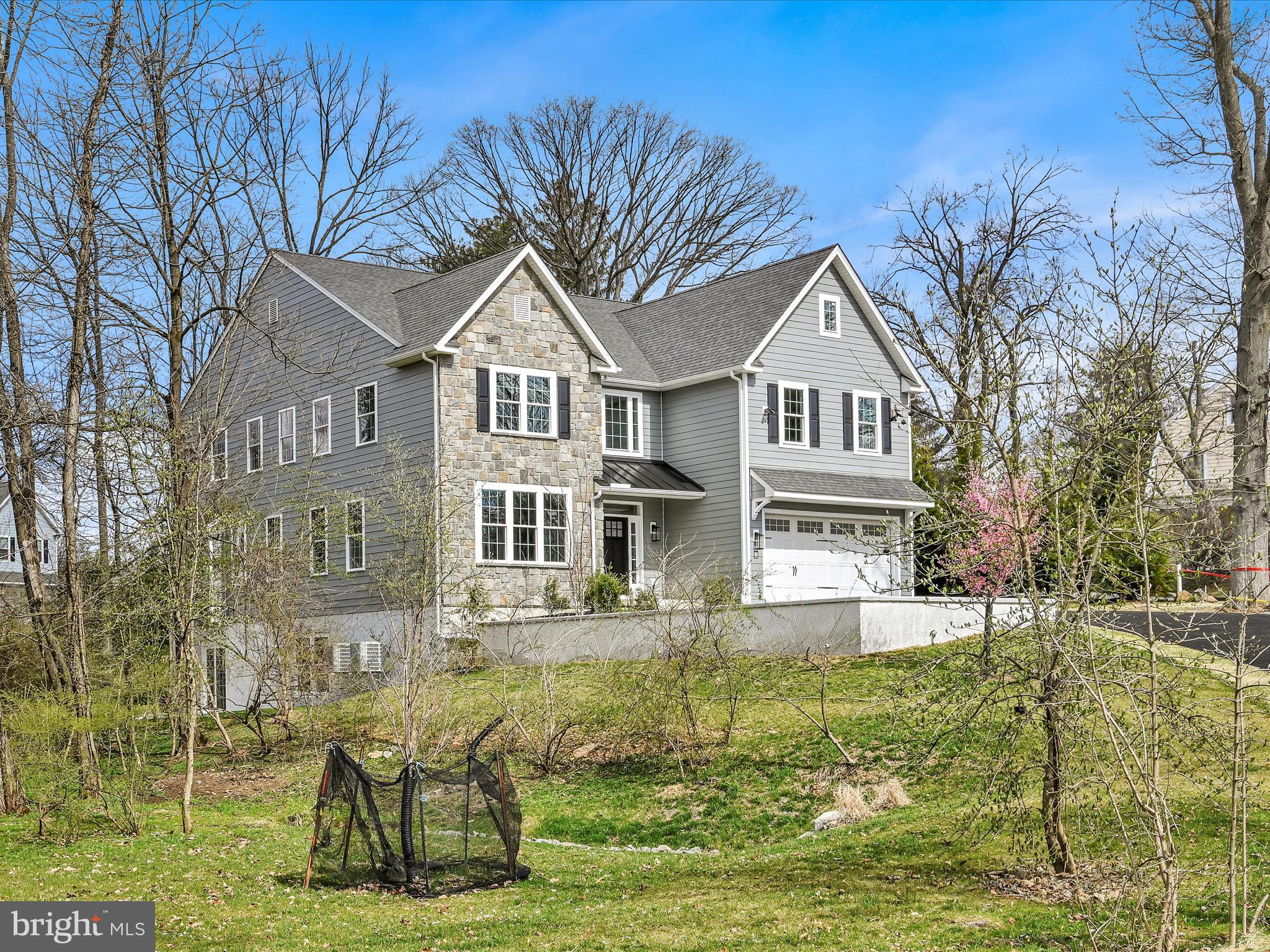 101 N Newtown Street Rd
