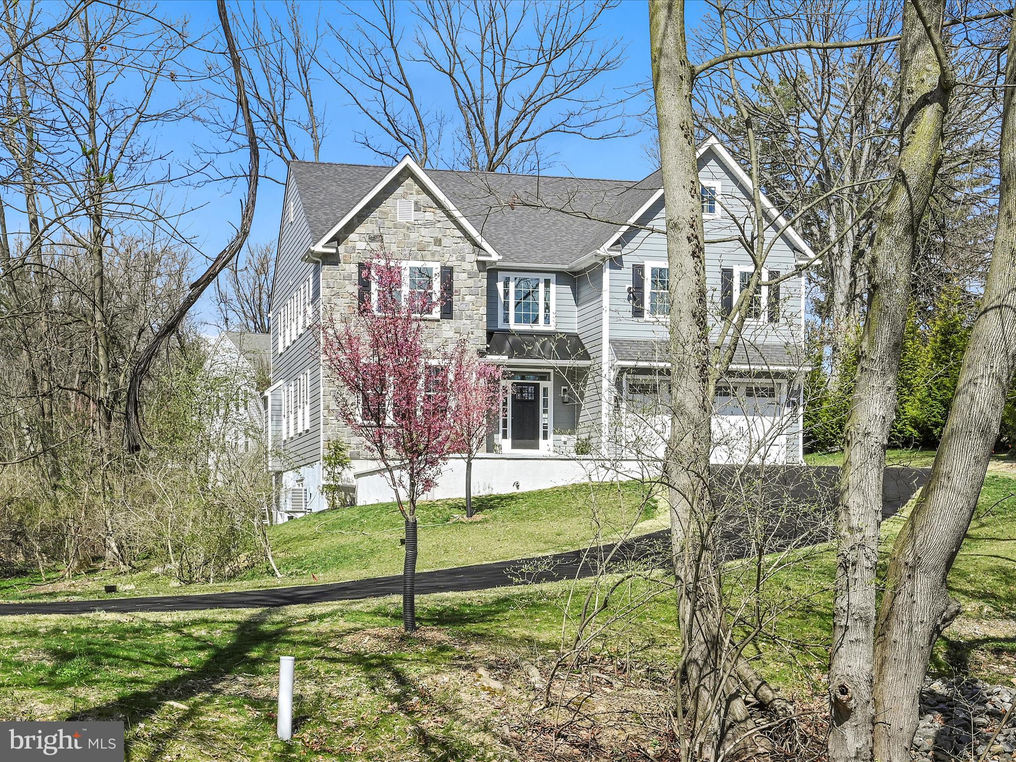 101 N Newtown Street Rd