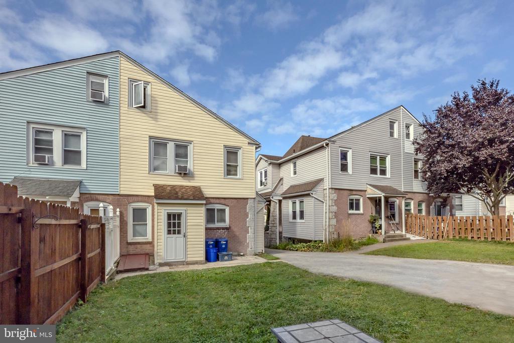 729 Blythe Ave