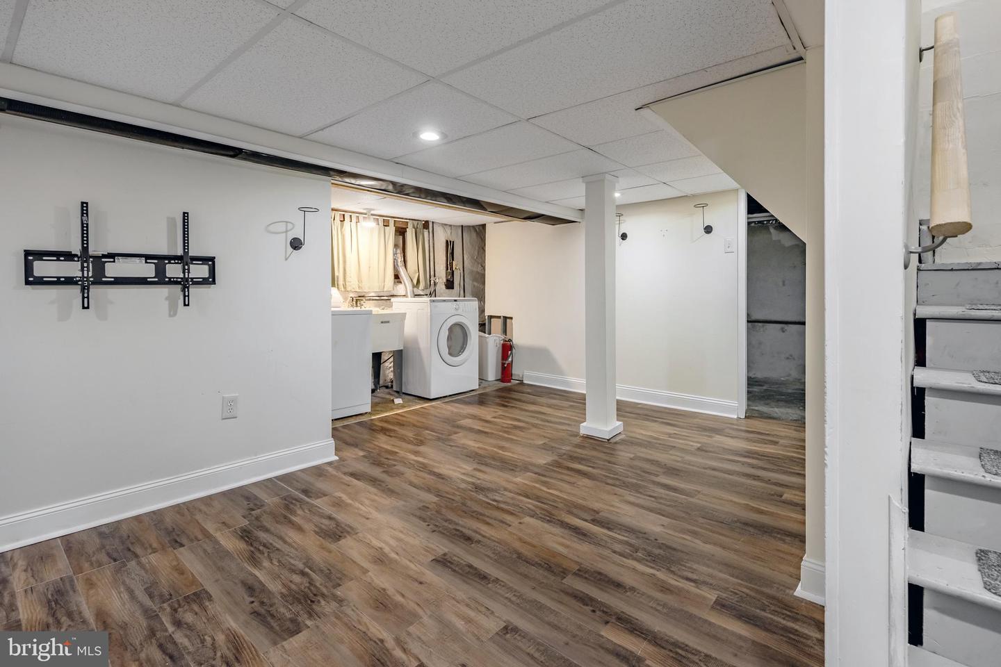 729 Blythe Ave