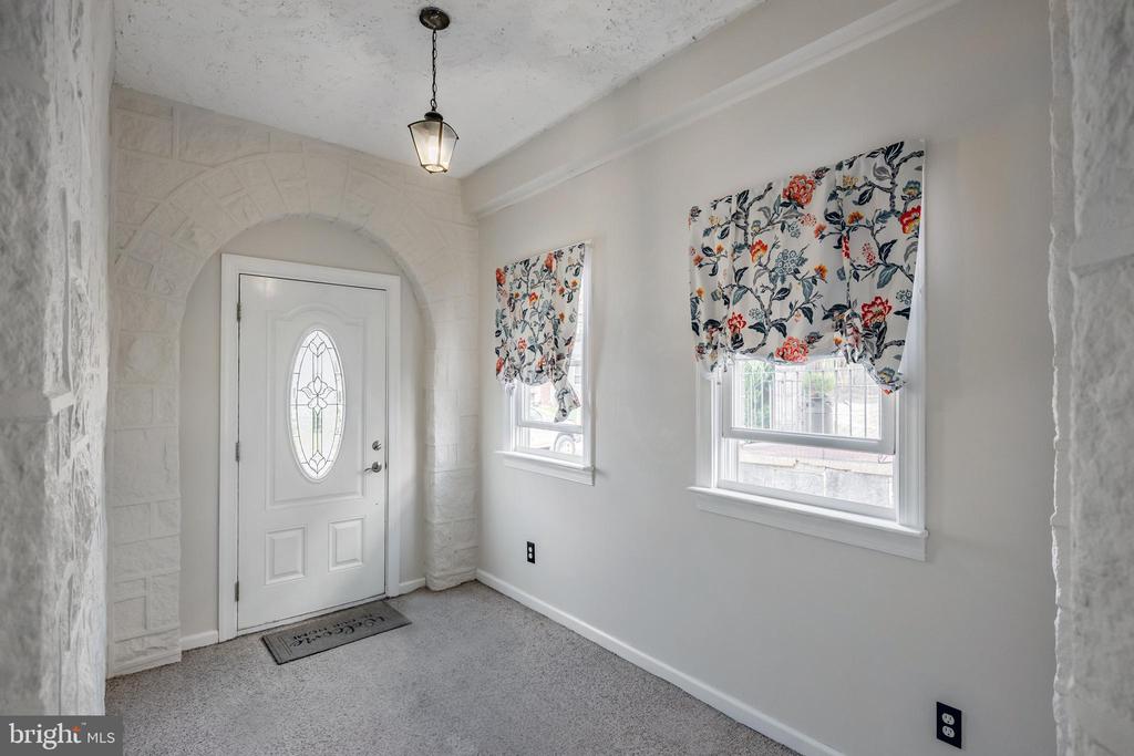 729 Blythe Ave