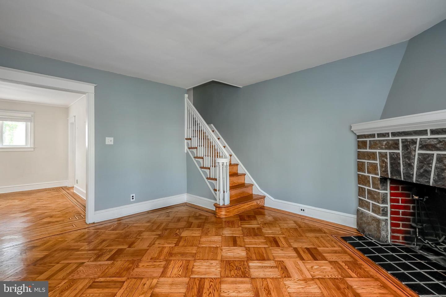 729 Blythe Ave