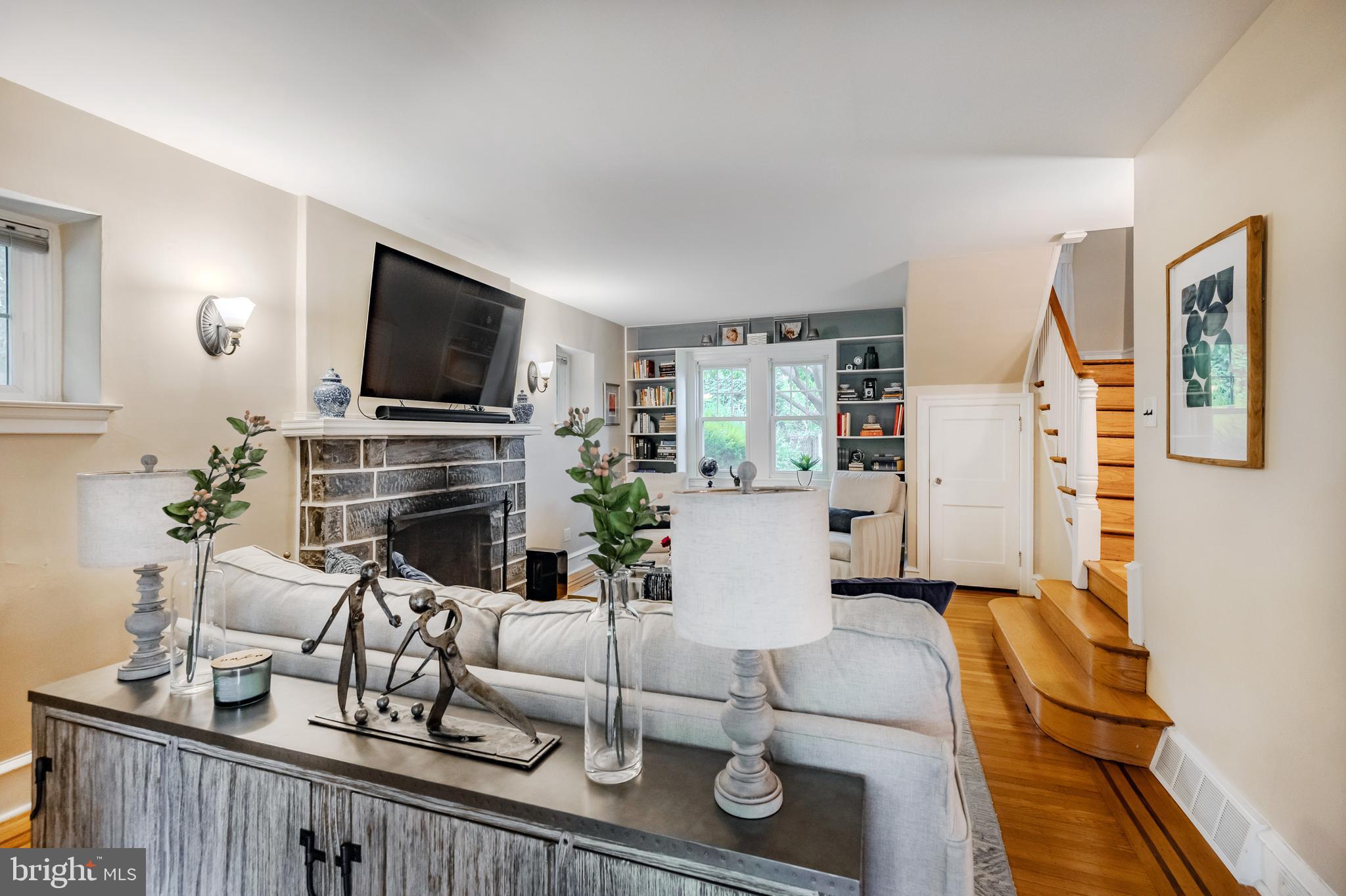 2512 W Darby Rd