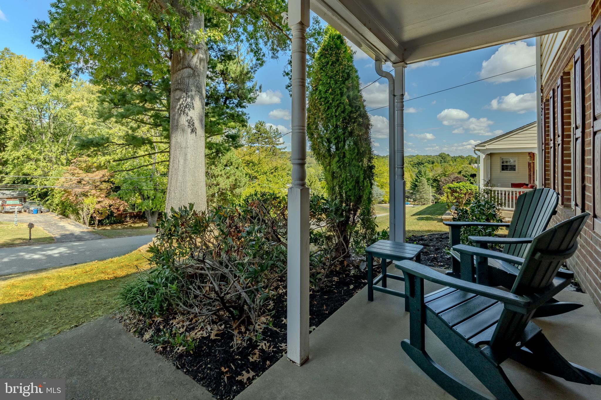 207 Laurel Ln