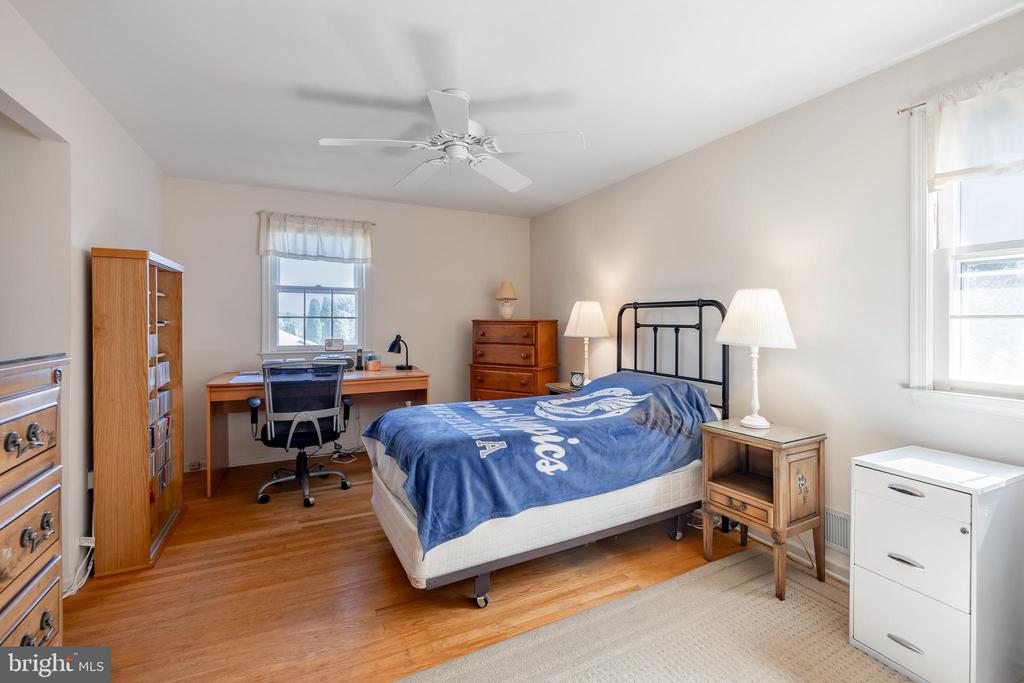 207 Laurel Ln