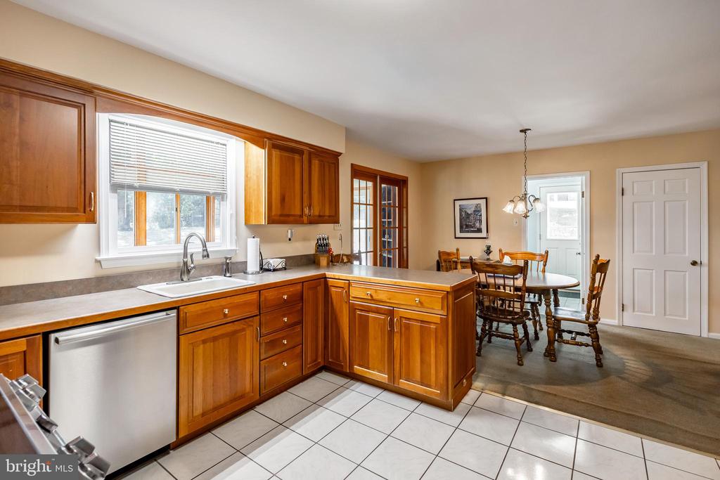 207 Laurel Ln