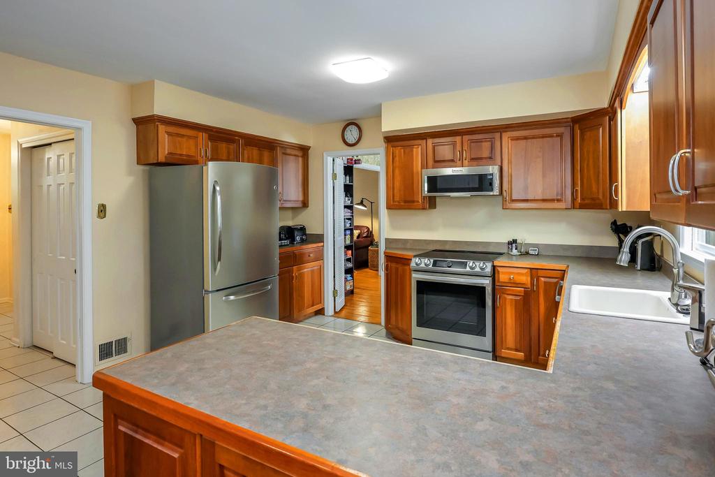 207 Laurel Ln