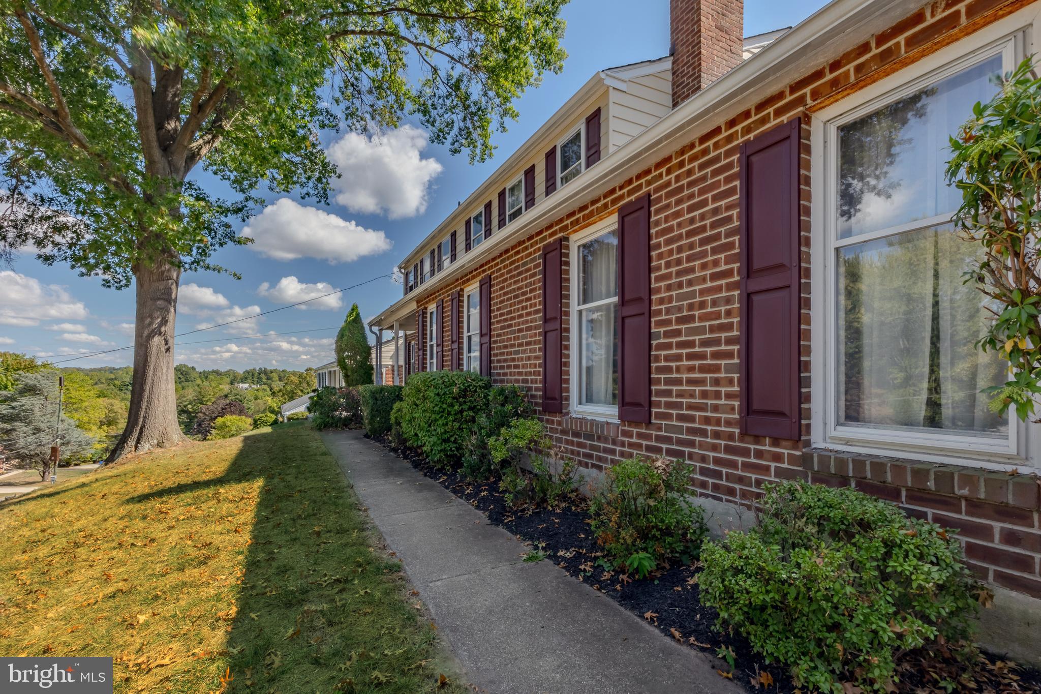 207 Laurel Ln