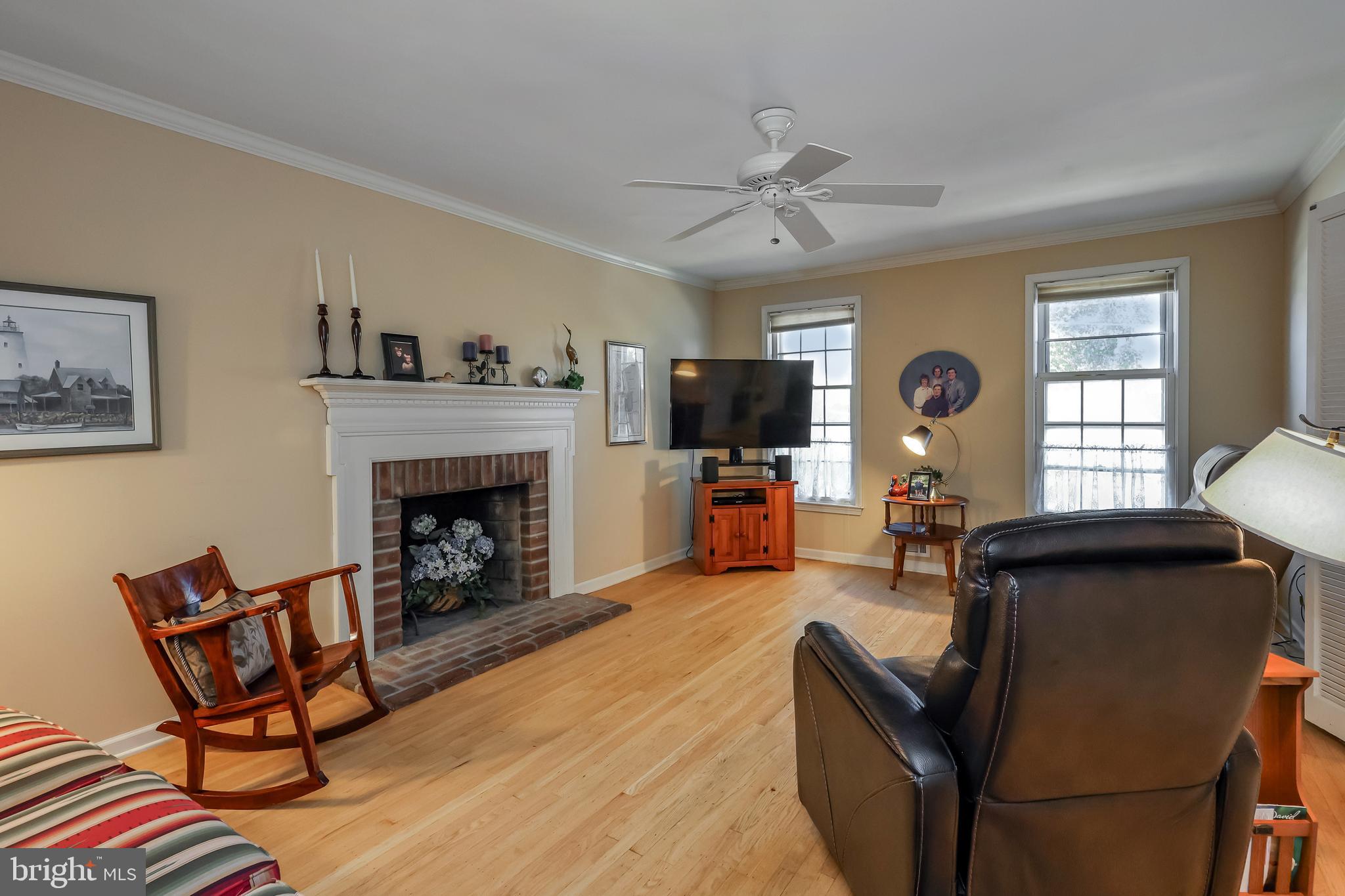207 Laurel Ln