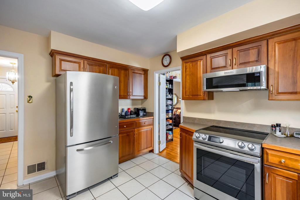 207 Laurel Ln