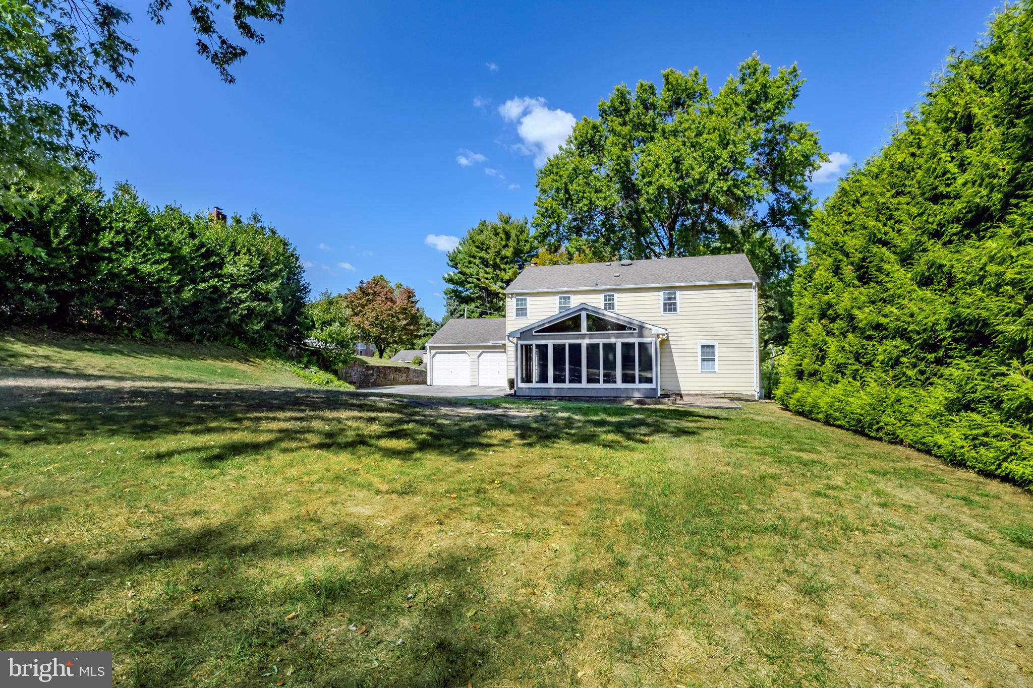 207 Laurel Ln