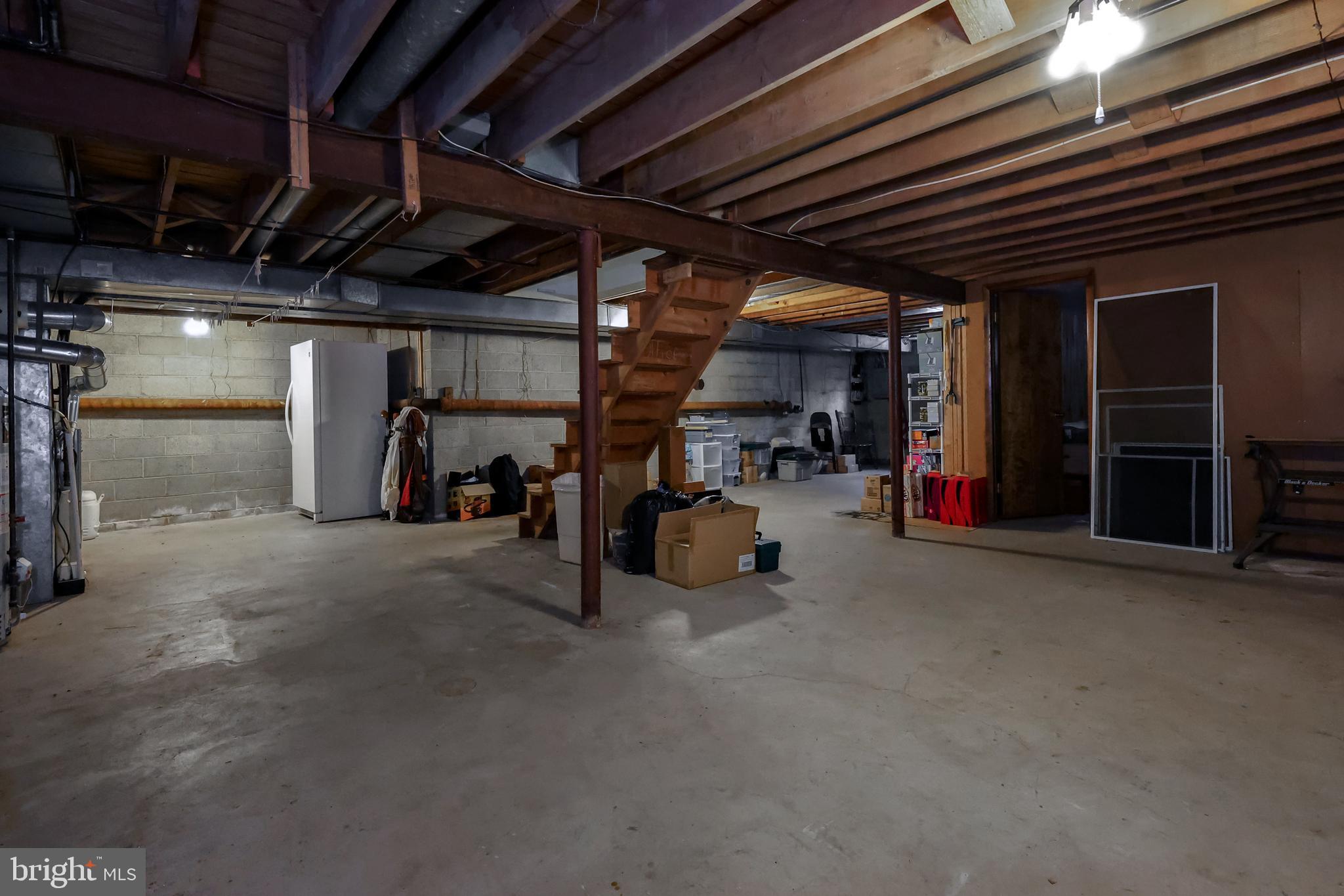 207 Laurel Ln