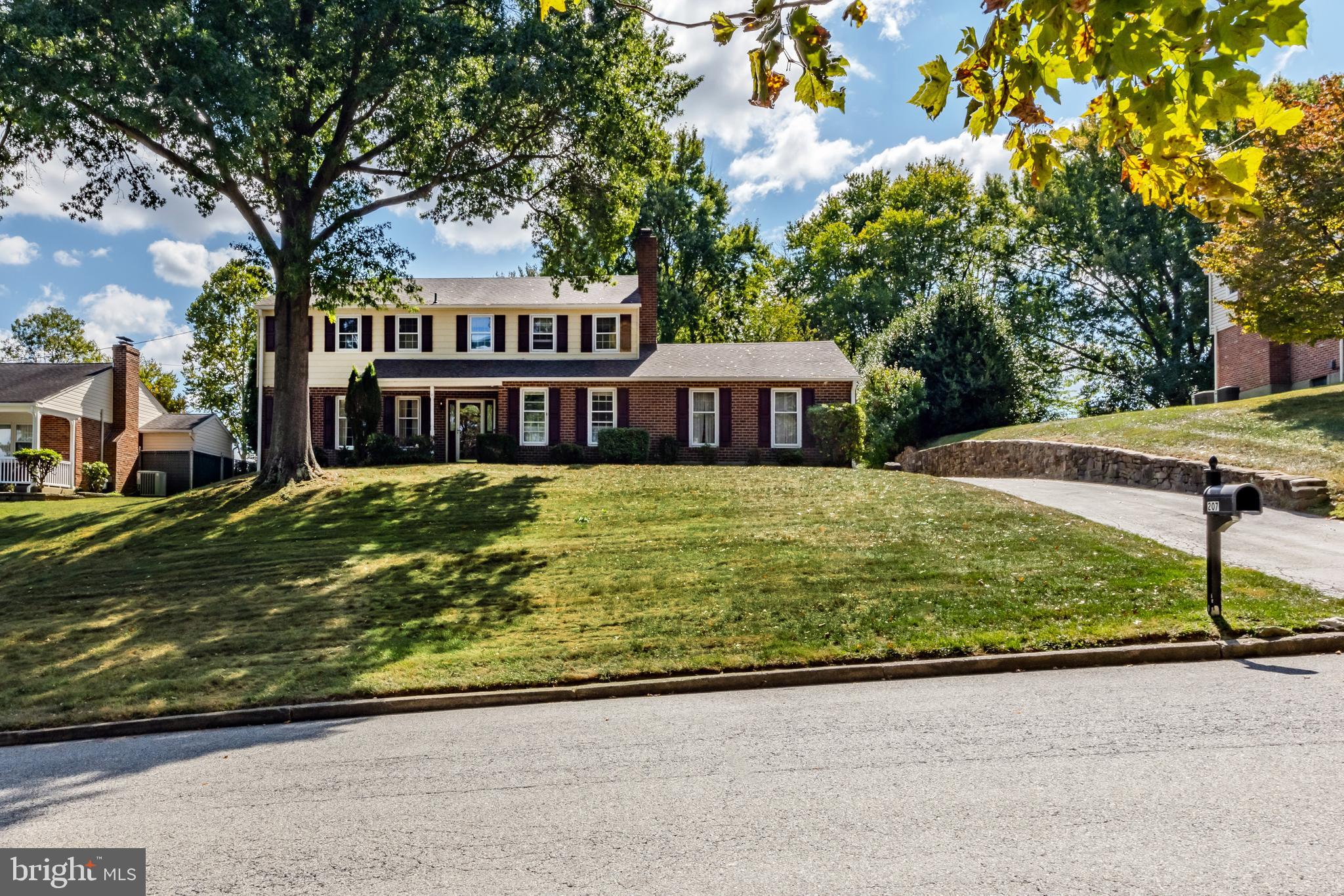 207 Laurel Ln