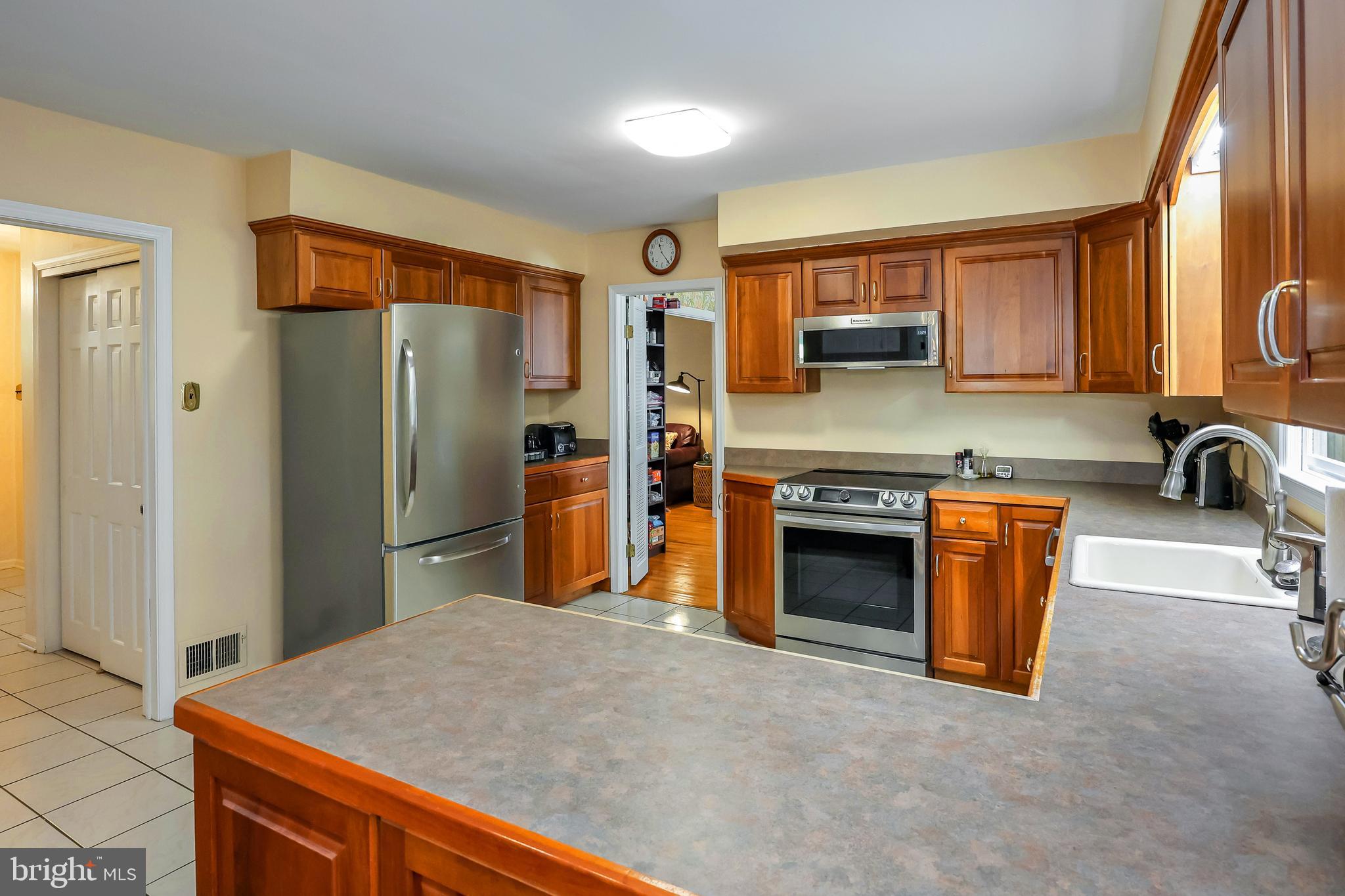 207 Laurel Ln