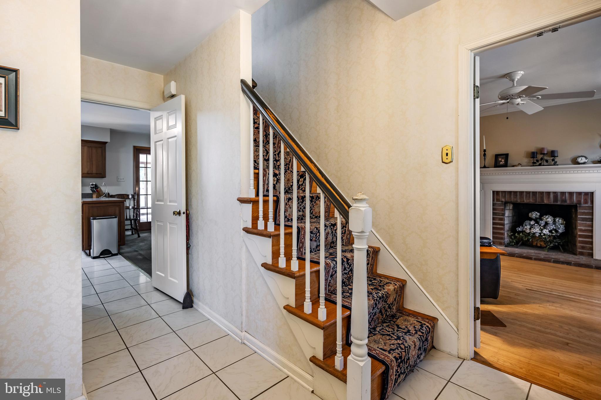 207 Laurel Ln