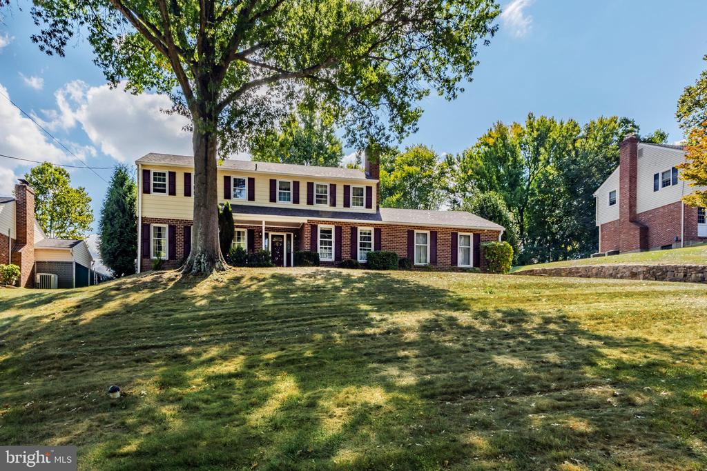 207 Laurel Ln