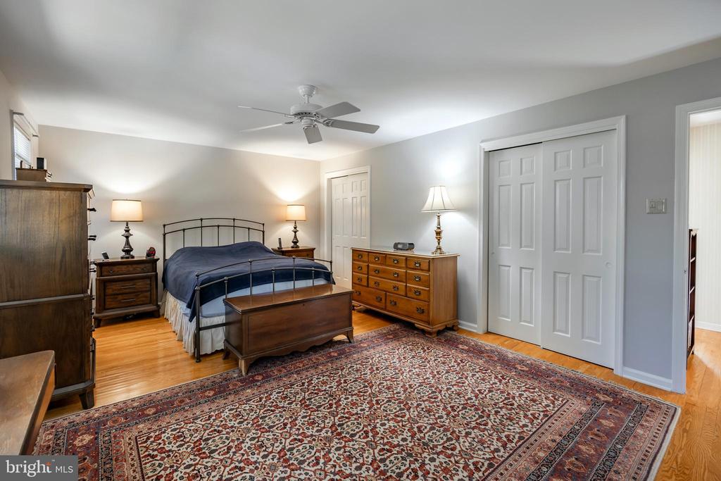 207 Laurel Ln
