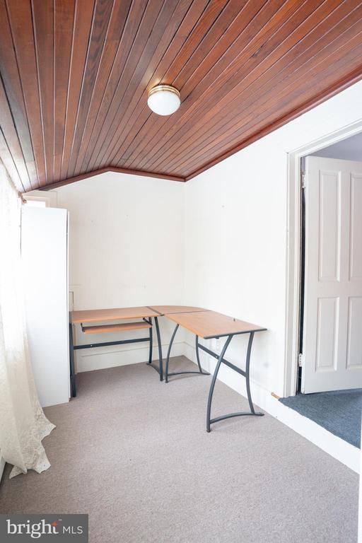 5 HEMLOCK RD
