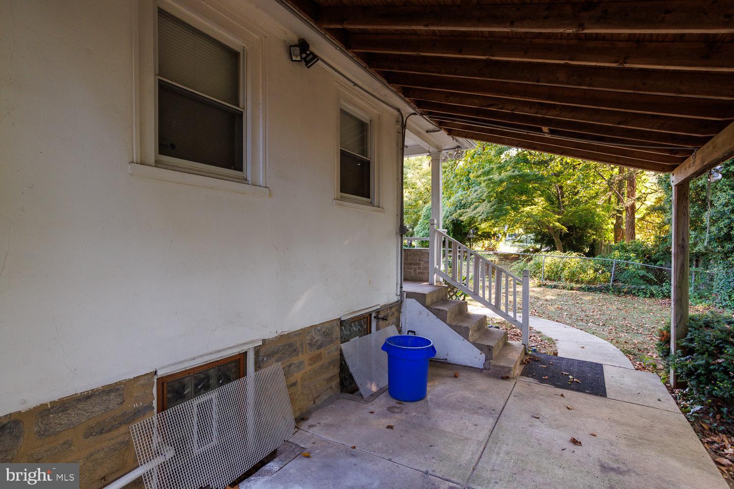 5 HEMLOCK RD