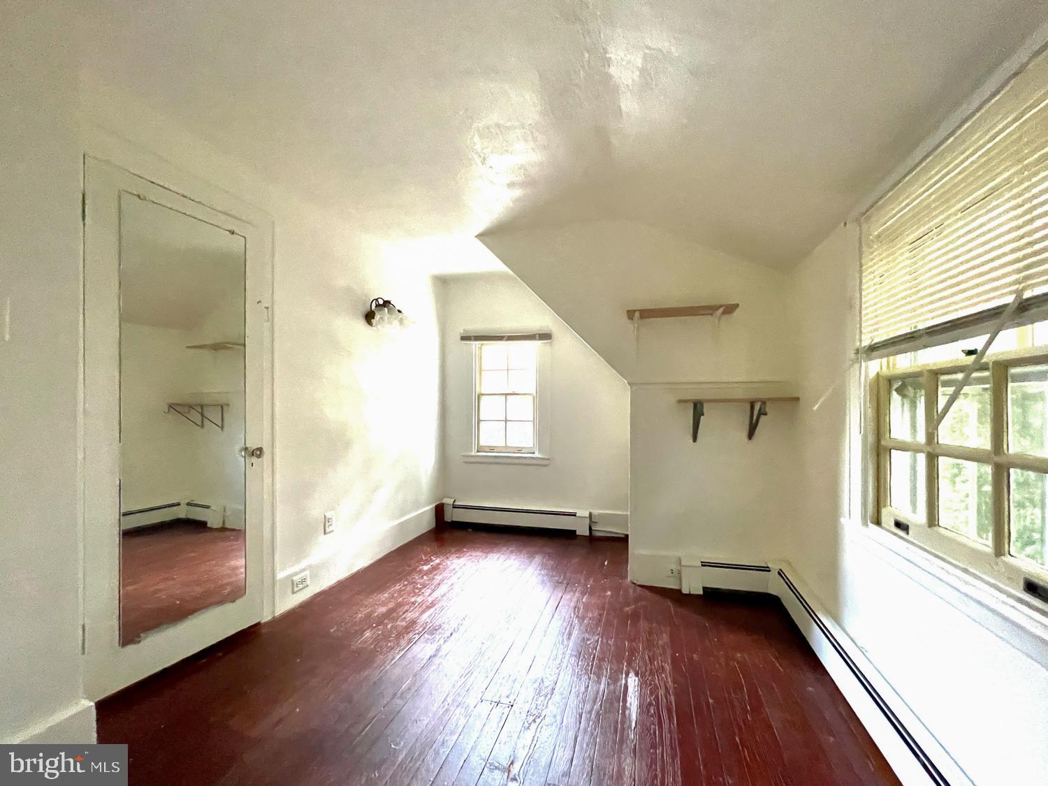 5 HEMLOCK RD