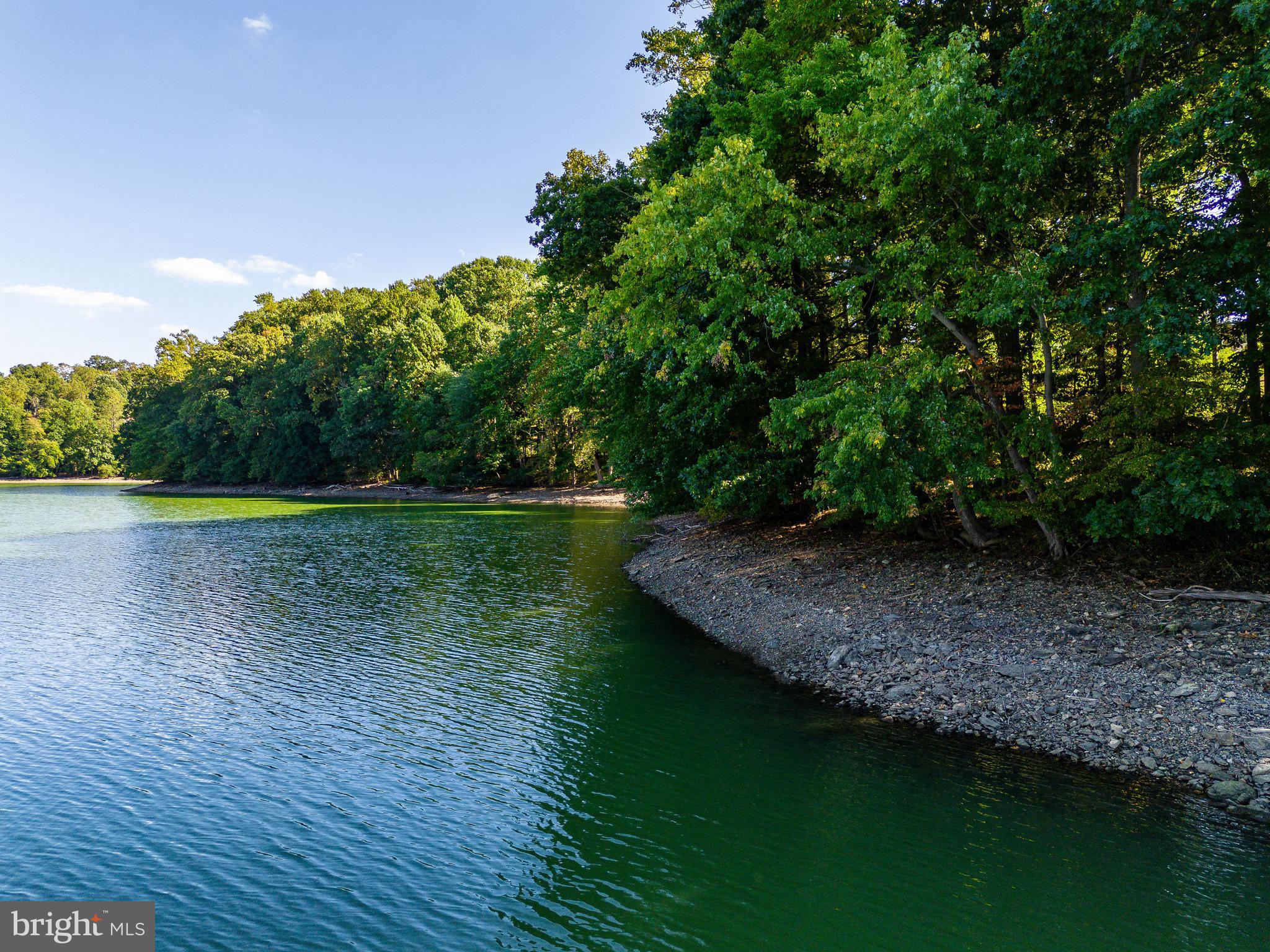 24 Lakewood Dr