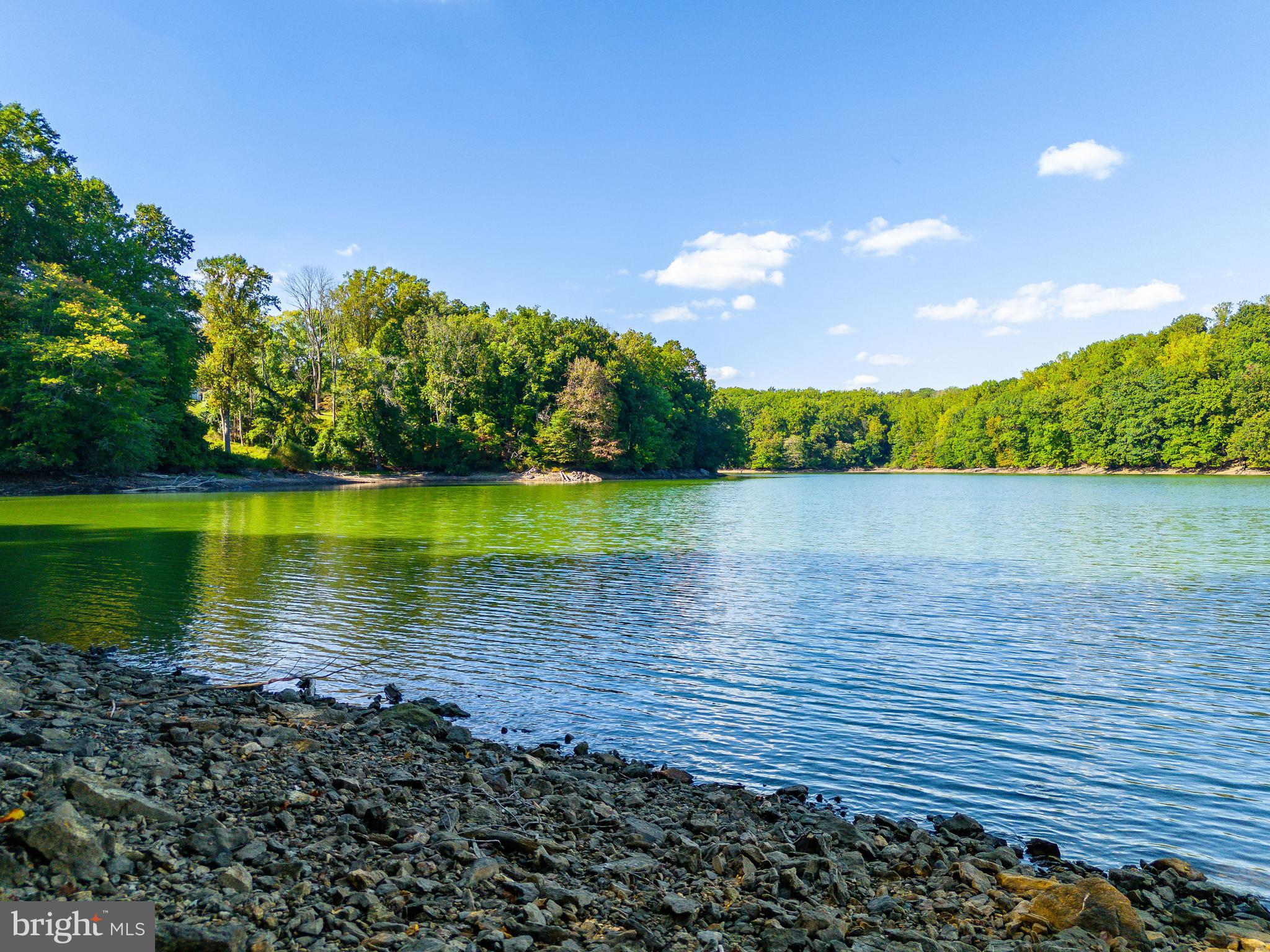24 Lakewood Dr