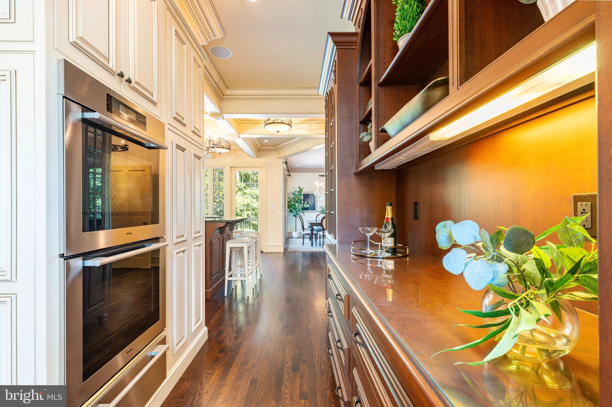 24 Lakewood Dr